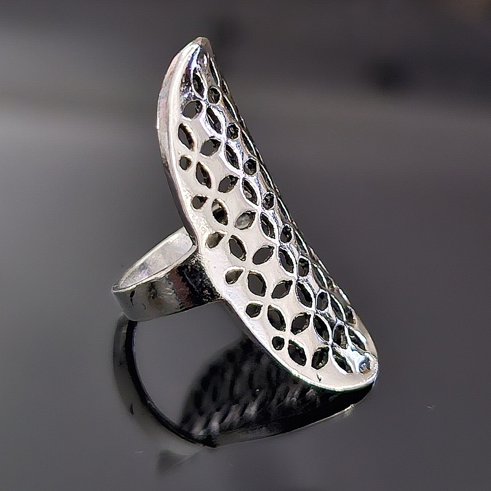 Gorgeous Retro Vintage Style Boho High Fashion Silver Ring Sz 8